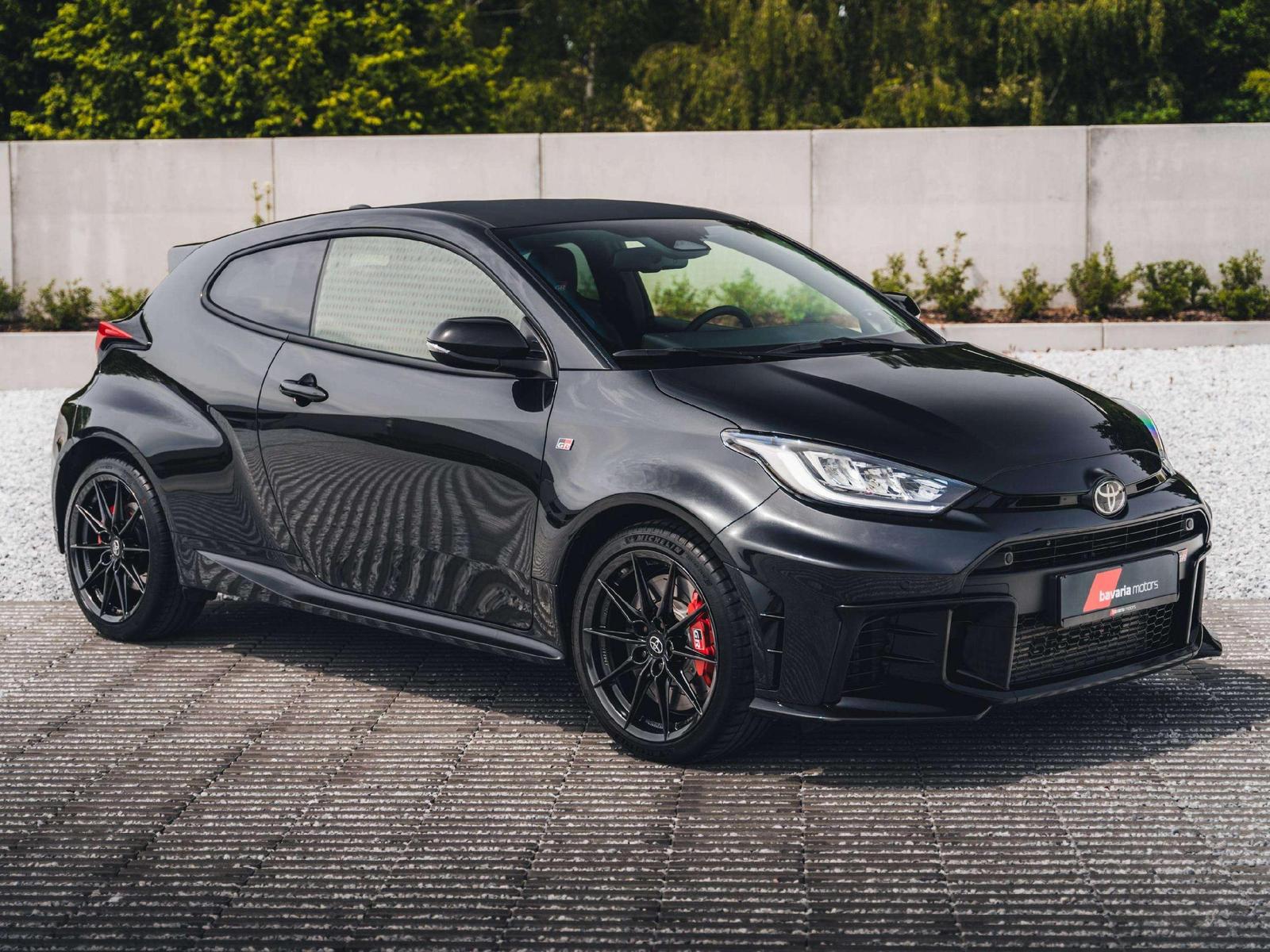 Toyota Yaris GR-FOUR / Precious Black Pearl / New / Hig