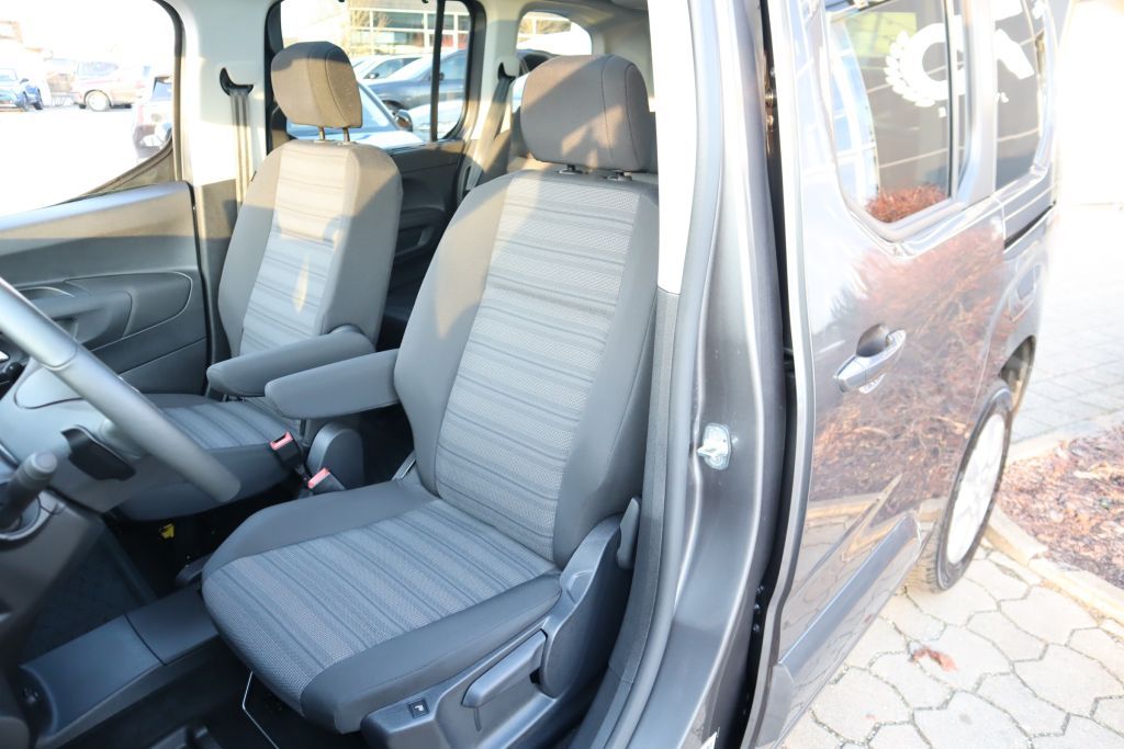 Fahrzeugabbildung Opel Combo Life 1.2 Turbo Aut. Ultimate+Navi+Panorama