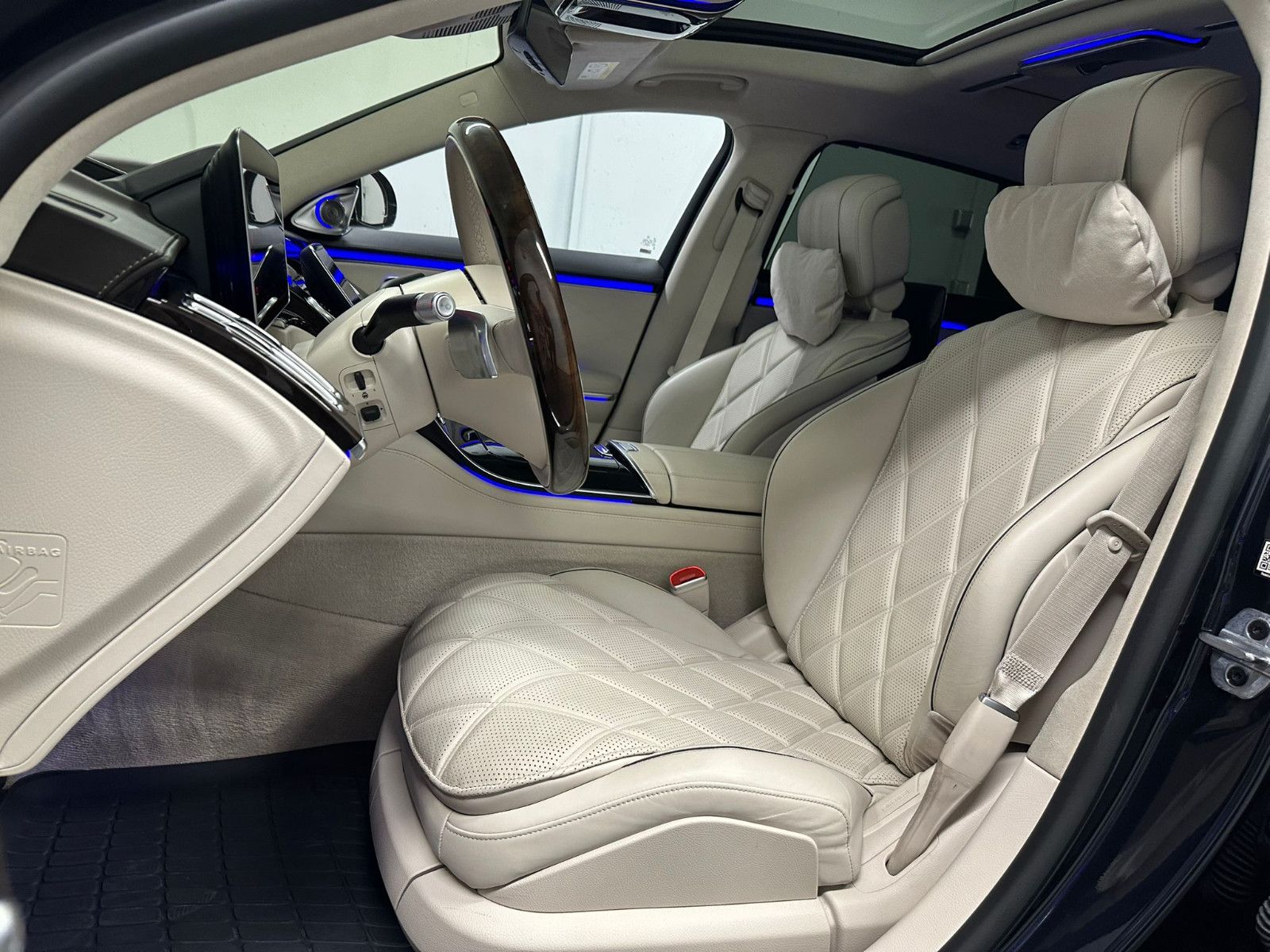 Fahrzeugabbildung Mercedes-Benz S 680 Maybach 4MATIC *PANO*Klapptisch*FIRSTCLASS