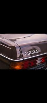 Mercedes-Benz W123 220 D vom 1977  - Mercedes-Benz mit Diesel-Antrieb: W123