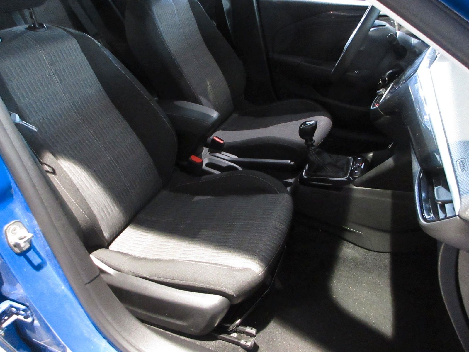 Fahrzeugabbildung Opel Corsa 1.2 T Elegance LED/NAVI/PDC/ALU/TEMPO