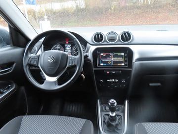 Fotografie 13 des Suzuki Vitara 1.4 S 4x4 LM `17 6-G Bluetooth