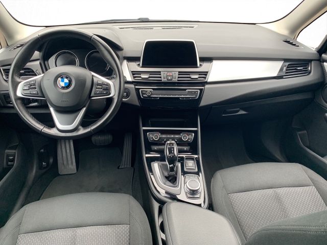 Fahrzeugabbildung BMW 218i Gran Tourer Business-Paket+LED+Navi+DAB+AHK