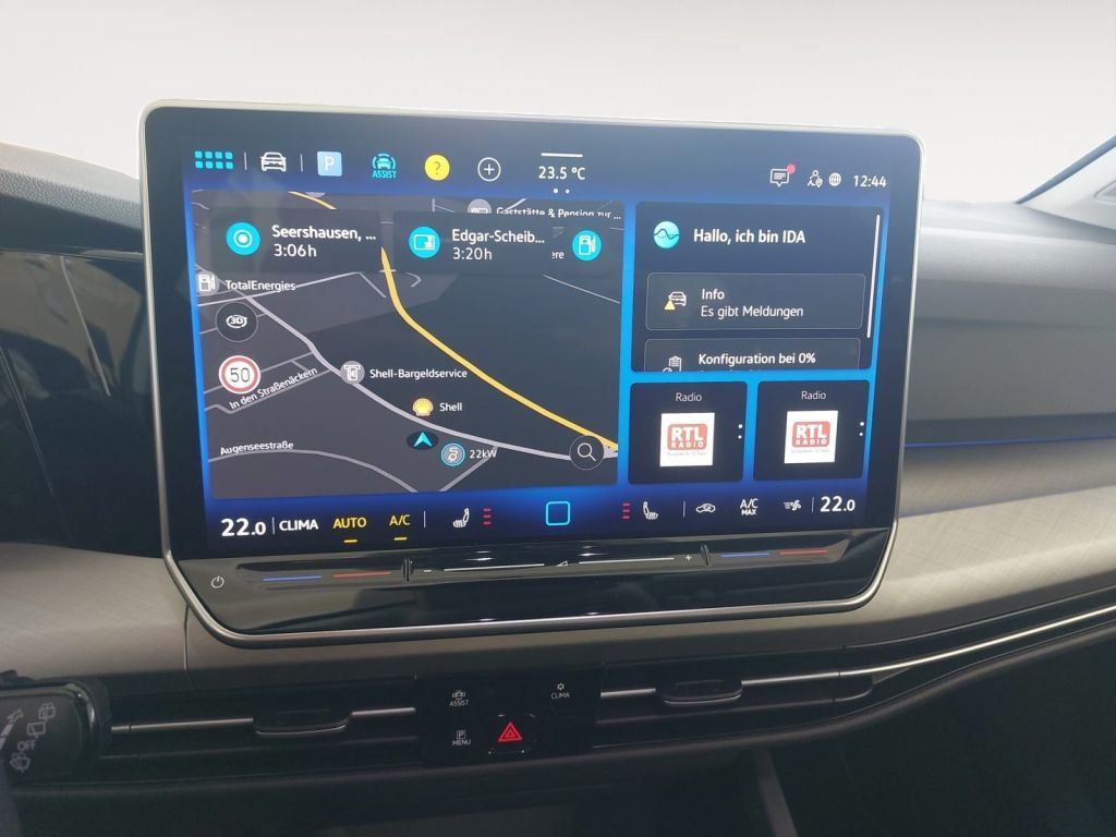 Fahrzeugabbildung Volkswagen Golf Variant 1.5 TSI Life Standheizung AHZV