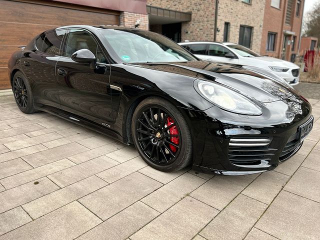 Porsche Panamera GTS *Scheckheft bei Porsche*