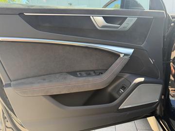 2025 AUDI RS6 photo 10
