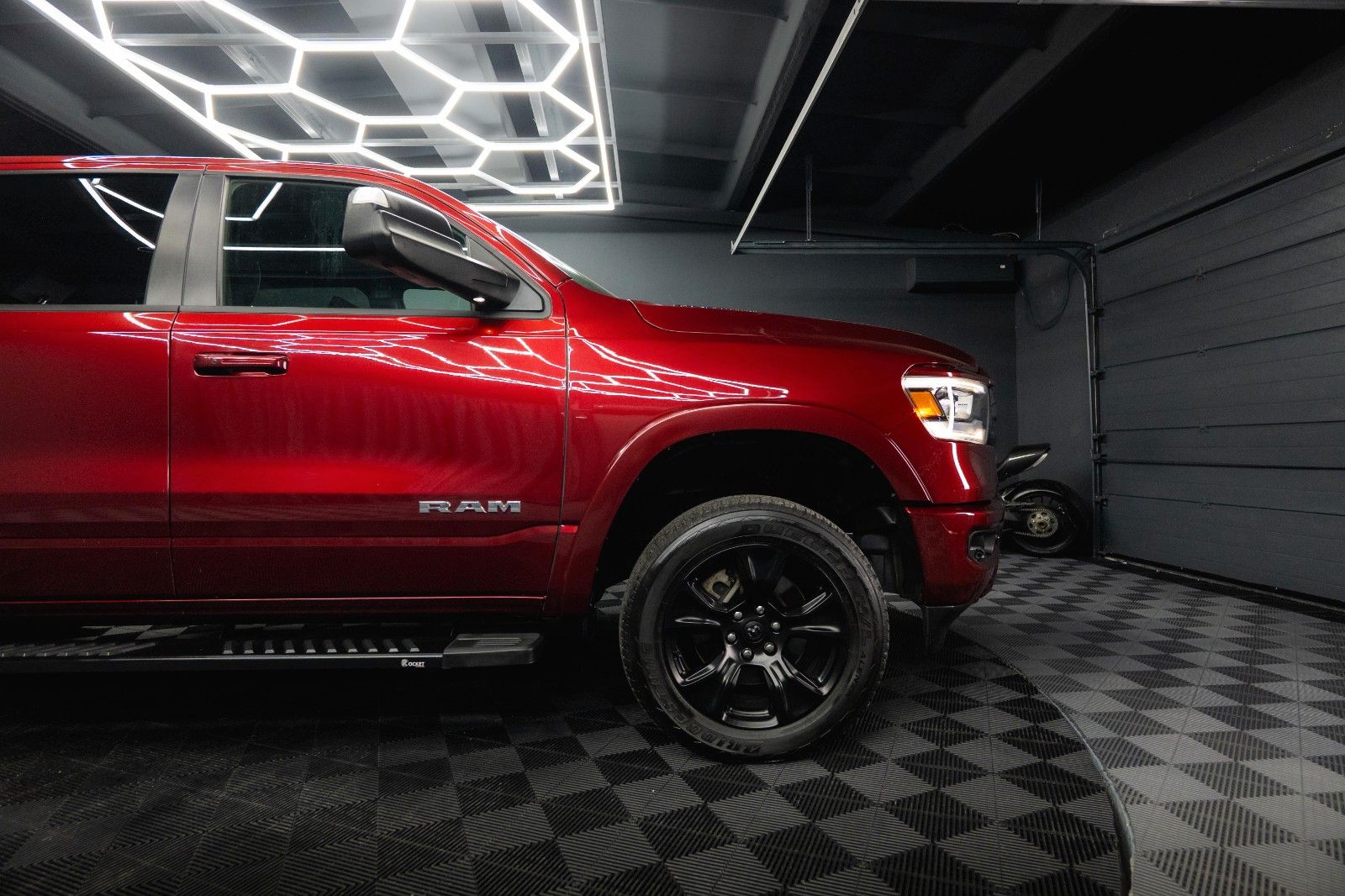Fahrzeugabbildung Dodge RAM 5.7 V8 HEMI 4x4 NIGHT-Edition LARAMIE Sport