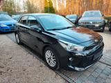 Kia Rio Dream Team/KLIMA/MFL/SITZHZ./PDC/LED/USB/AUX - Kia Rio mit Benzin-Antrieb: Limousine, Händler