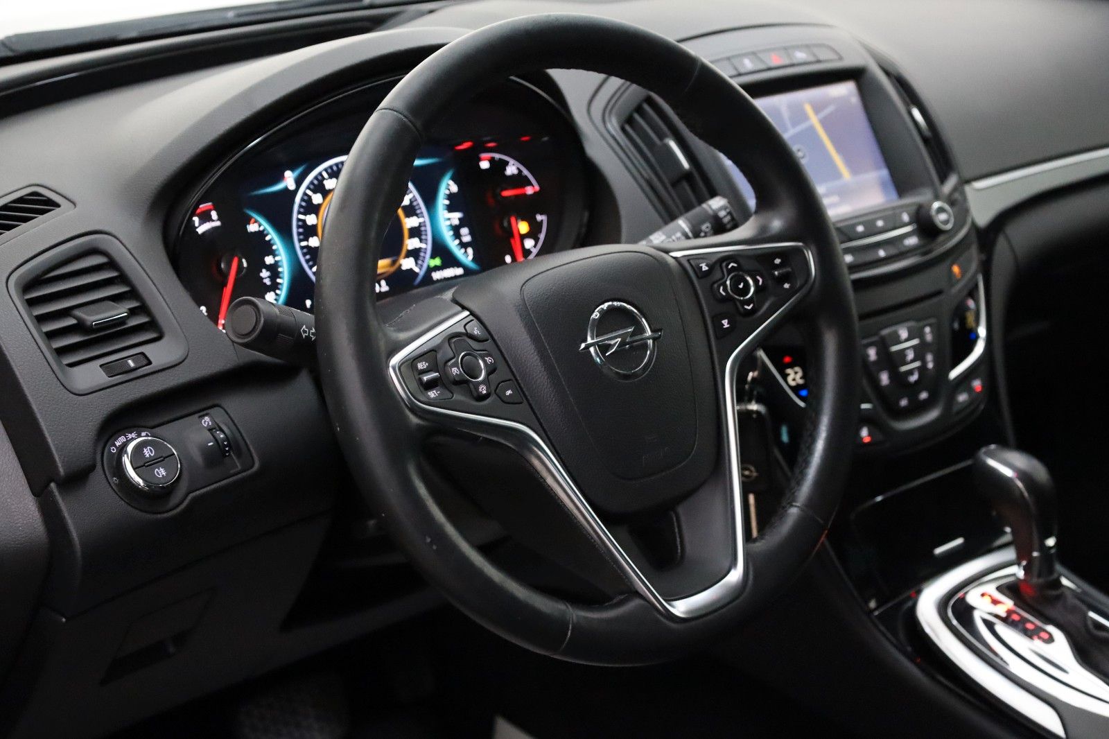 Fahrzeugabbildung Opel Insignia A ST Innovation Navi,Xenon,Kamera,SR+WR