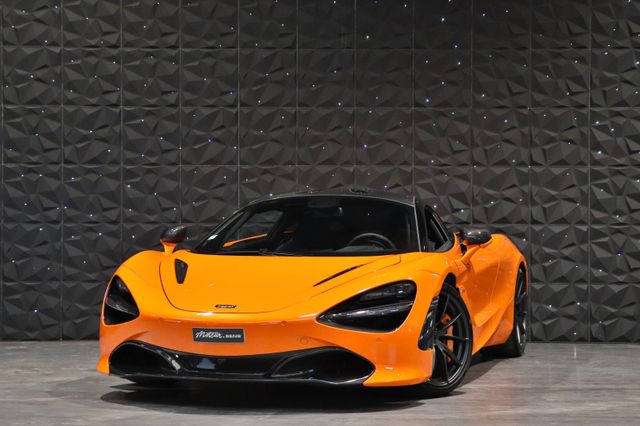 McLaren 720S Performance - Full Carbon - Lift - B&W