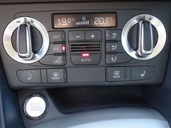 Fahrzeugabbildung Audi Q3 2.0 TDI KAMERA KEYLESS ENTRY SCHECKHEFT