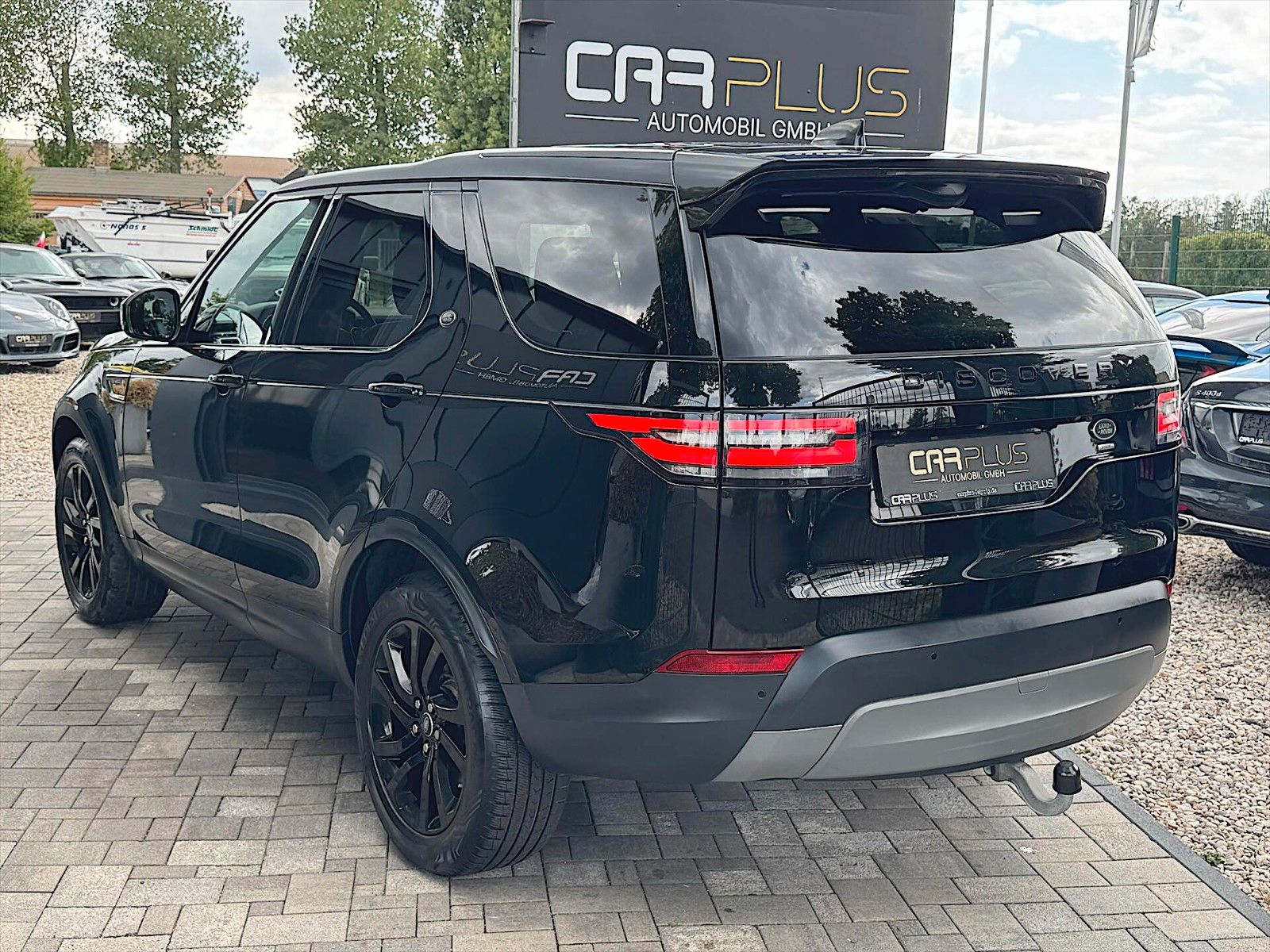 Fahrzeugabbildung Land Rover Discovery 5 2.0 TD SD4 HSE BLACK 4x4 *AHK*LED*
