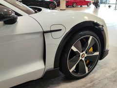 Fahrzeugabbildung Porsche Taycan Cross Turismo TurboS(CARBON/PANO/4Display