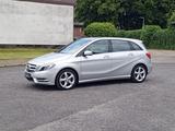 Mercedes-Benz B 200 1.6 *wenig km*Tüv*Viele Extras* - gebrauchte Mercedes-Benz B 200 aus dem Jahr 2011