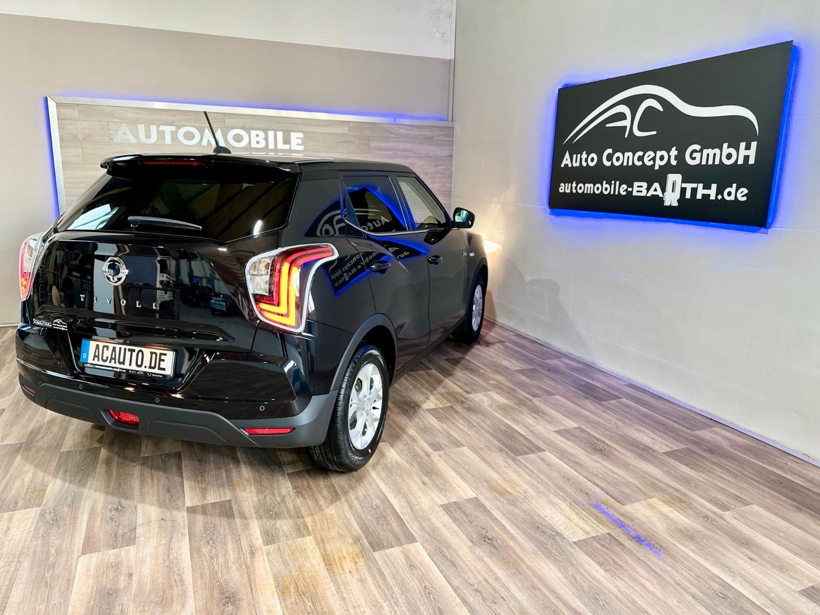 Fahrzeugabbildung Ssangyong Tivoli Amber 1,5P 2WD