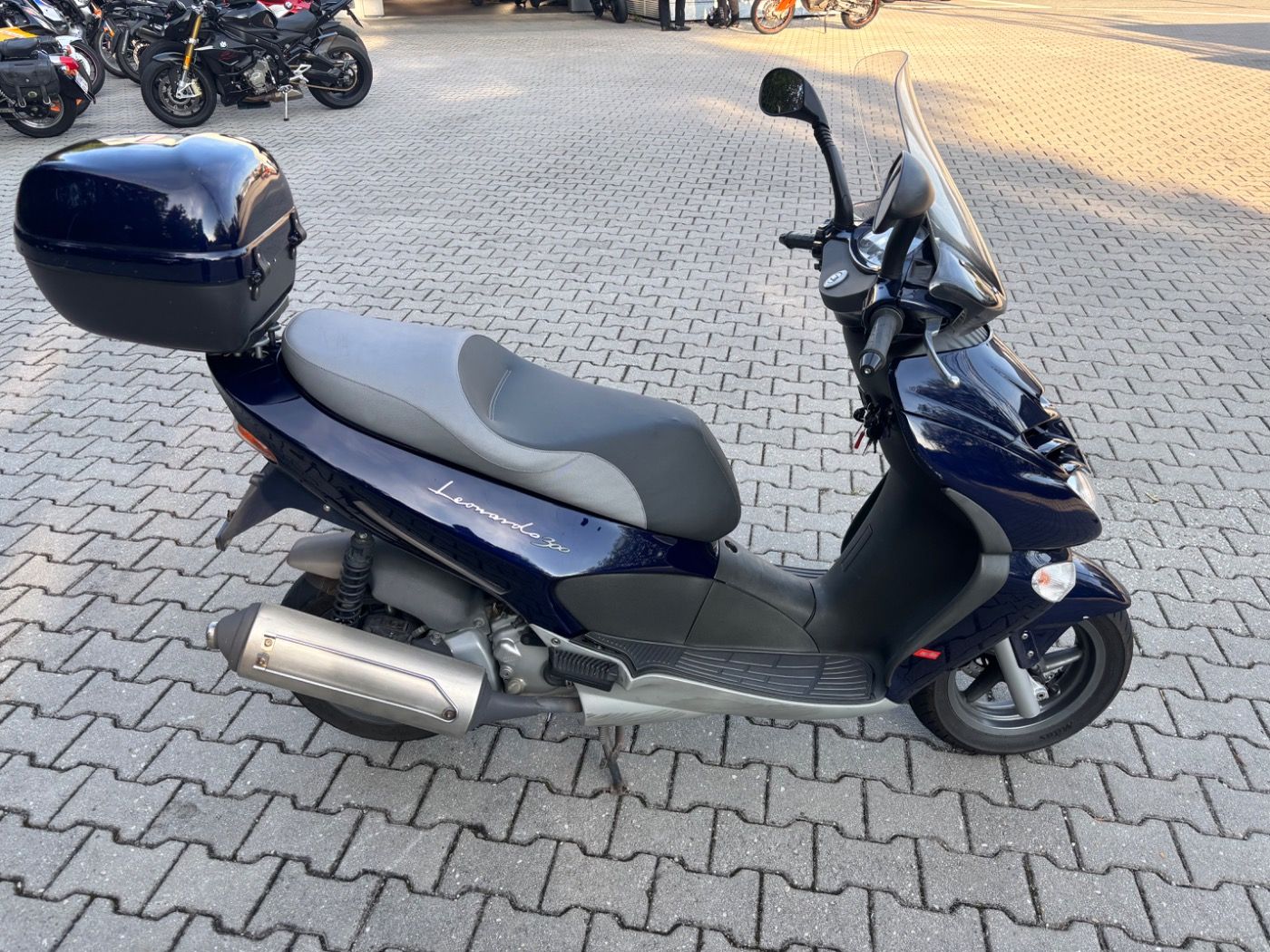 Fahrzeugabbildung Aprilia Leonardo 300