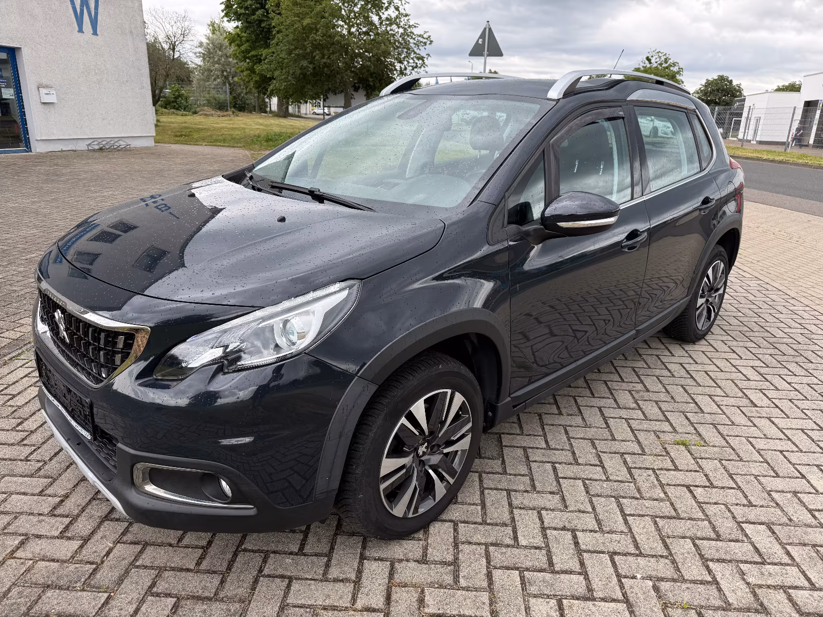 Peugeot 2008 Allure*Aut*Temp*1 Hand*Panorama*
