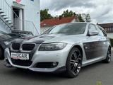 BMW 330d Touring xDrive Automatik Pano/Navi/18 Zoll - BMW 330 mit Diesel-Antrieb: Kombi, 330xd