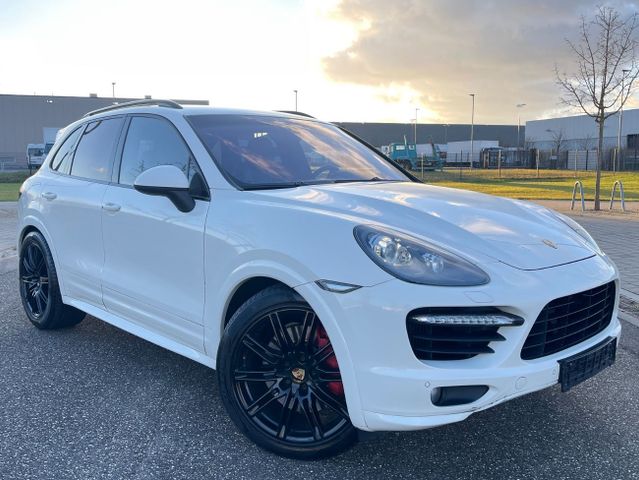 Porsche Cayenne Turbo Sport Design  Burmester Alcantara