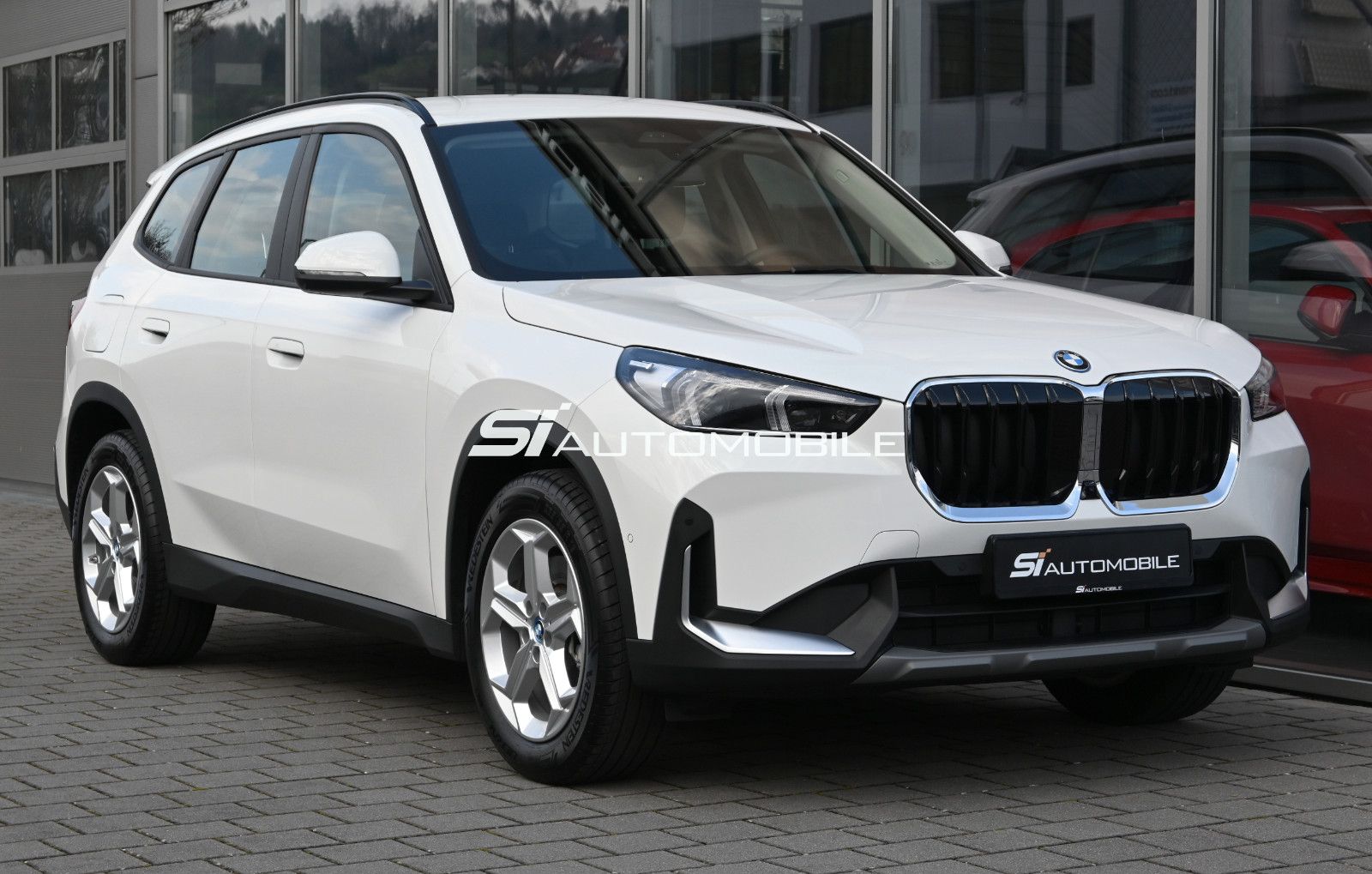 Fahrzeugabbildung BMW X1 xDrive25e Aut. °AHK°HEAD-UP°360°-KAM°MEMORY°
