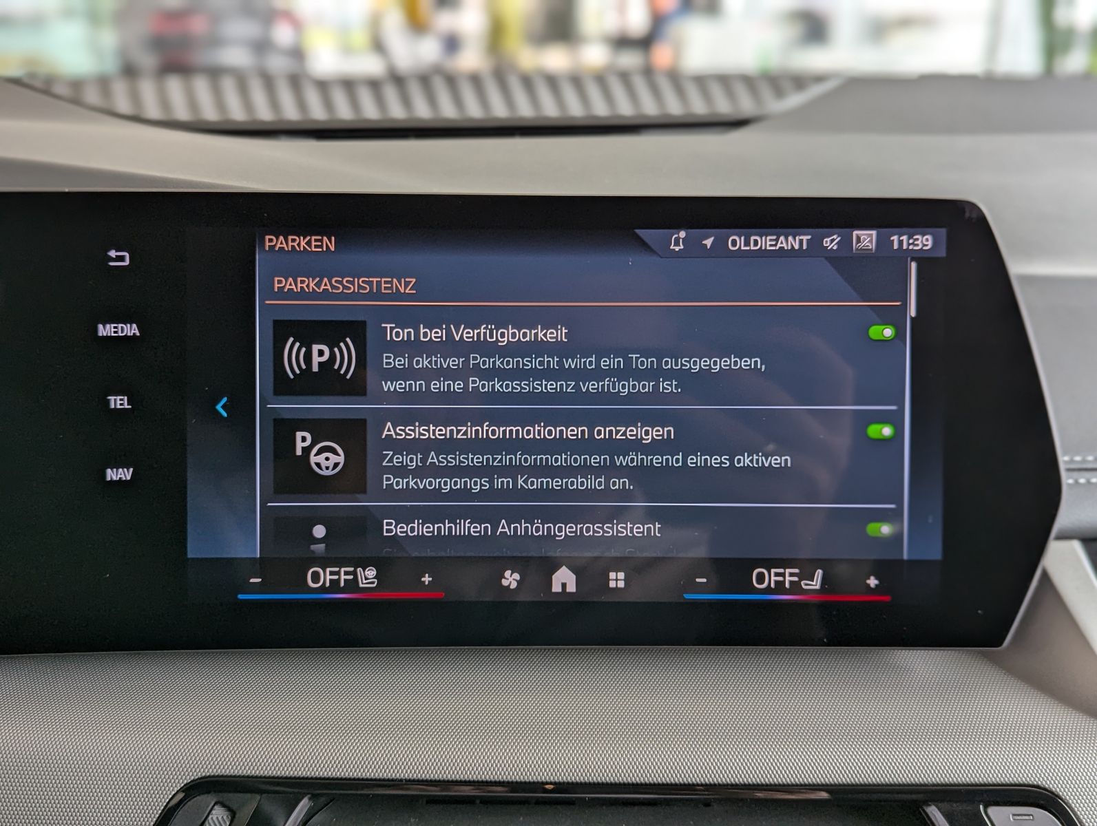 BMW 220 Active Tourer Aut AHK Pano Cam Premium-Paket - Image 30