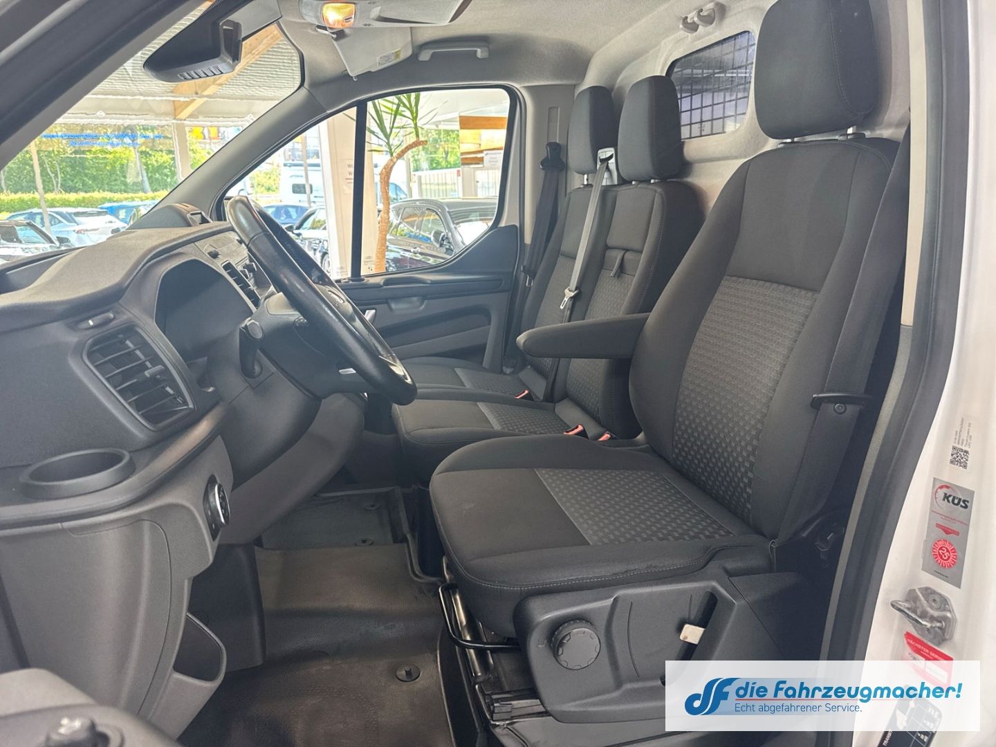 Fahrzeugabbildung Ford Transit Custom Kasten 320 AUTOMATIK L2 Trend 2.0