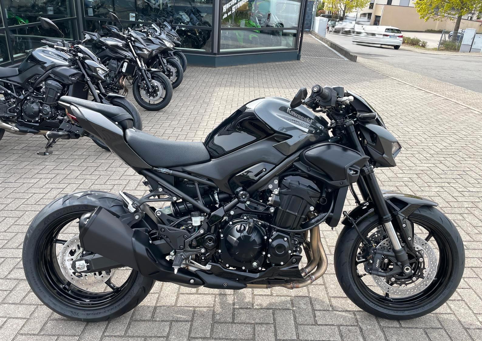 Kawasaki Z 900/ Höly Black Edition/ 800.-€ Starterbonus
