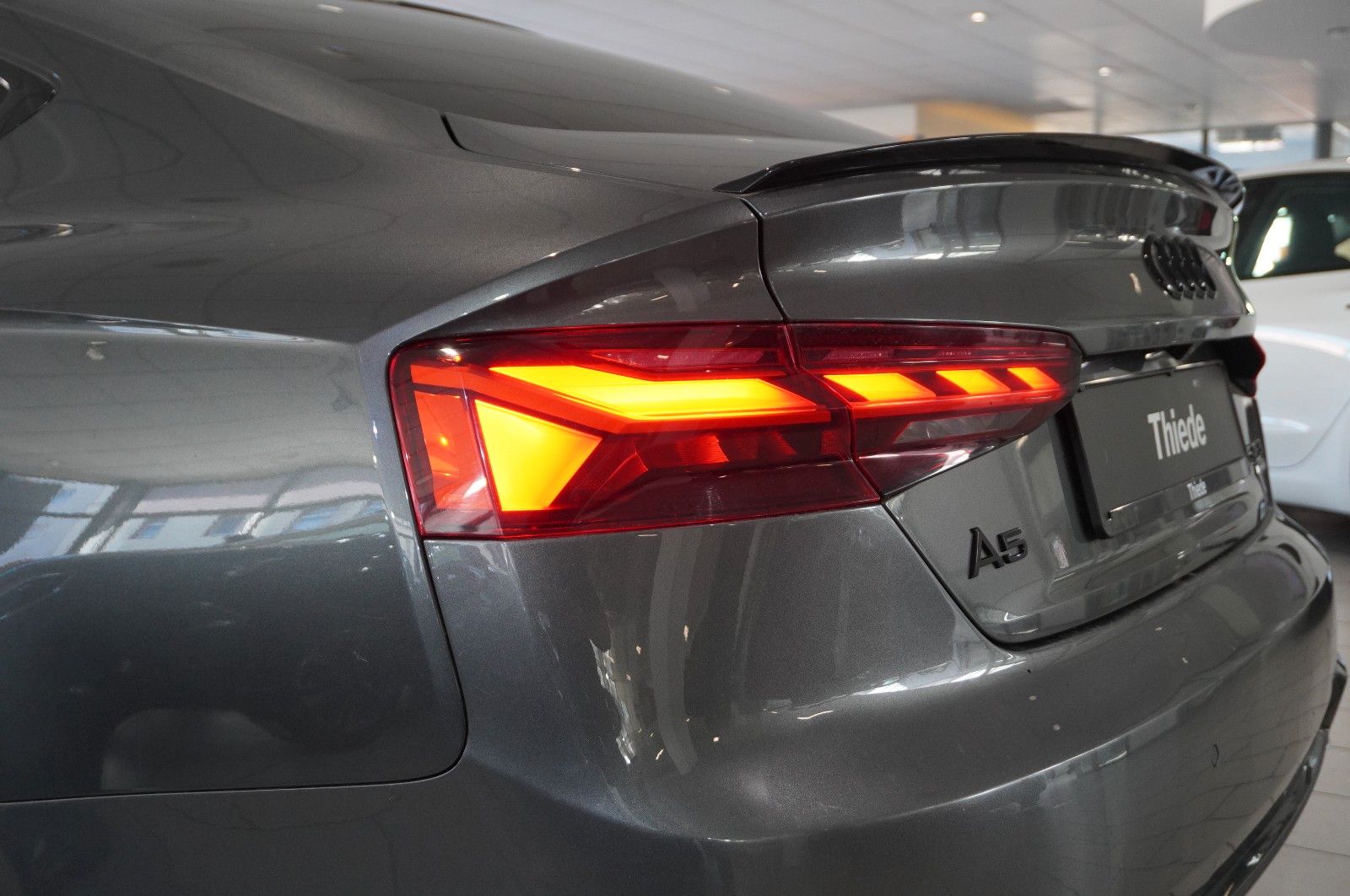 Fahrzeugabbildung Audi A5 Sportback 45 TFSI QUATTRO S-LINE NAVI/MATRIX