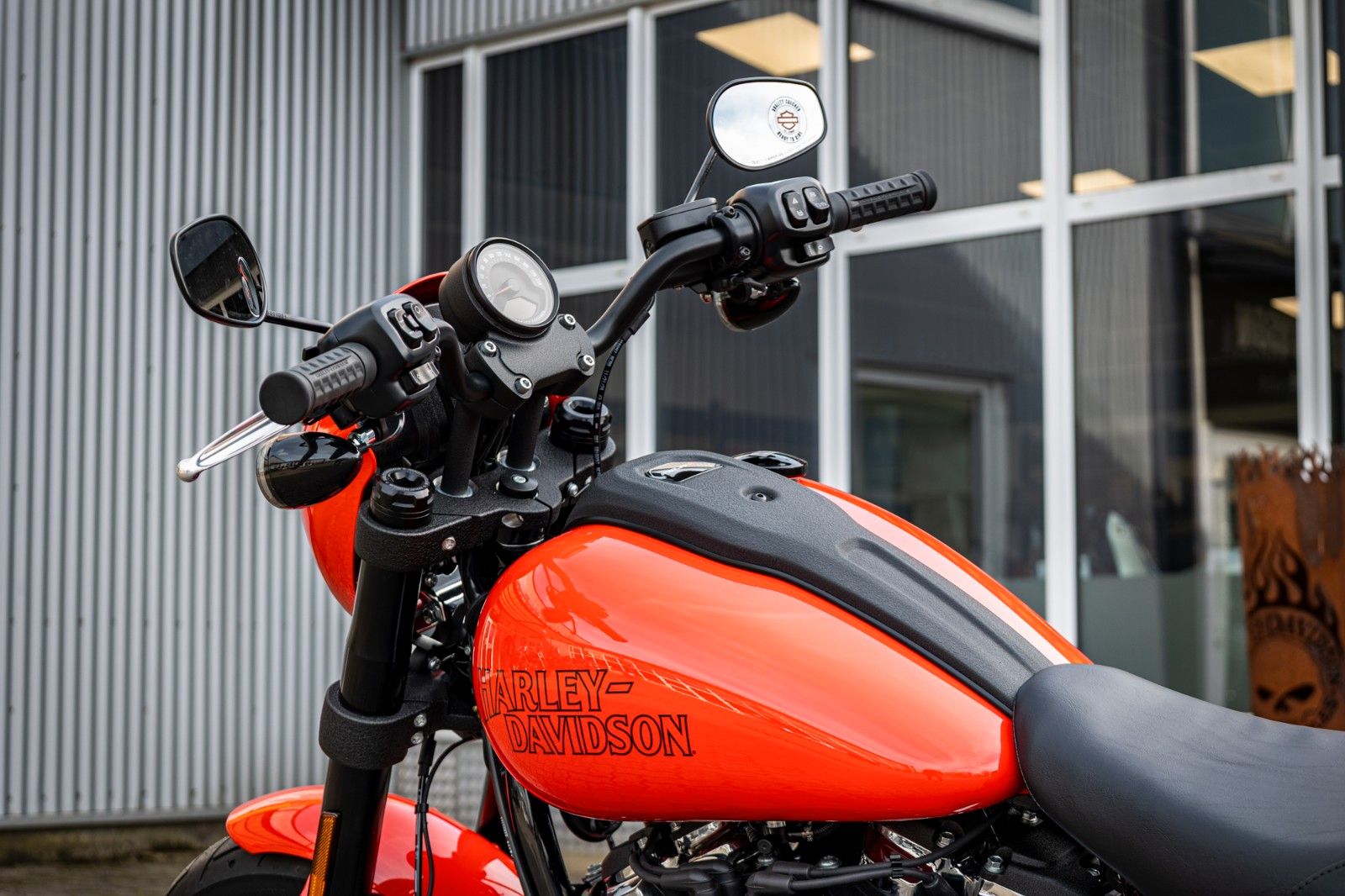 Fahrzeugabbildung Harley-Davidson FXLRS LOW RIDER S 117 MY26