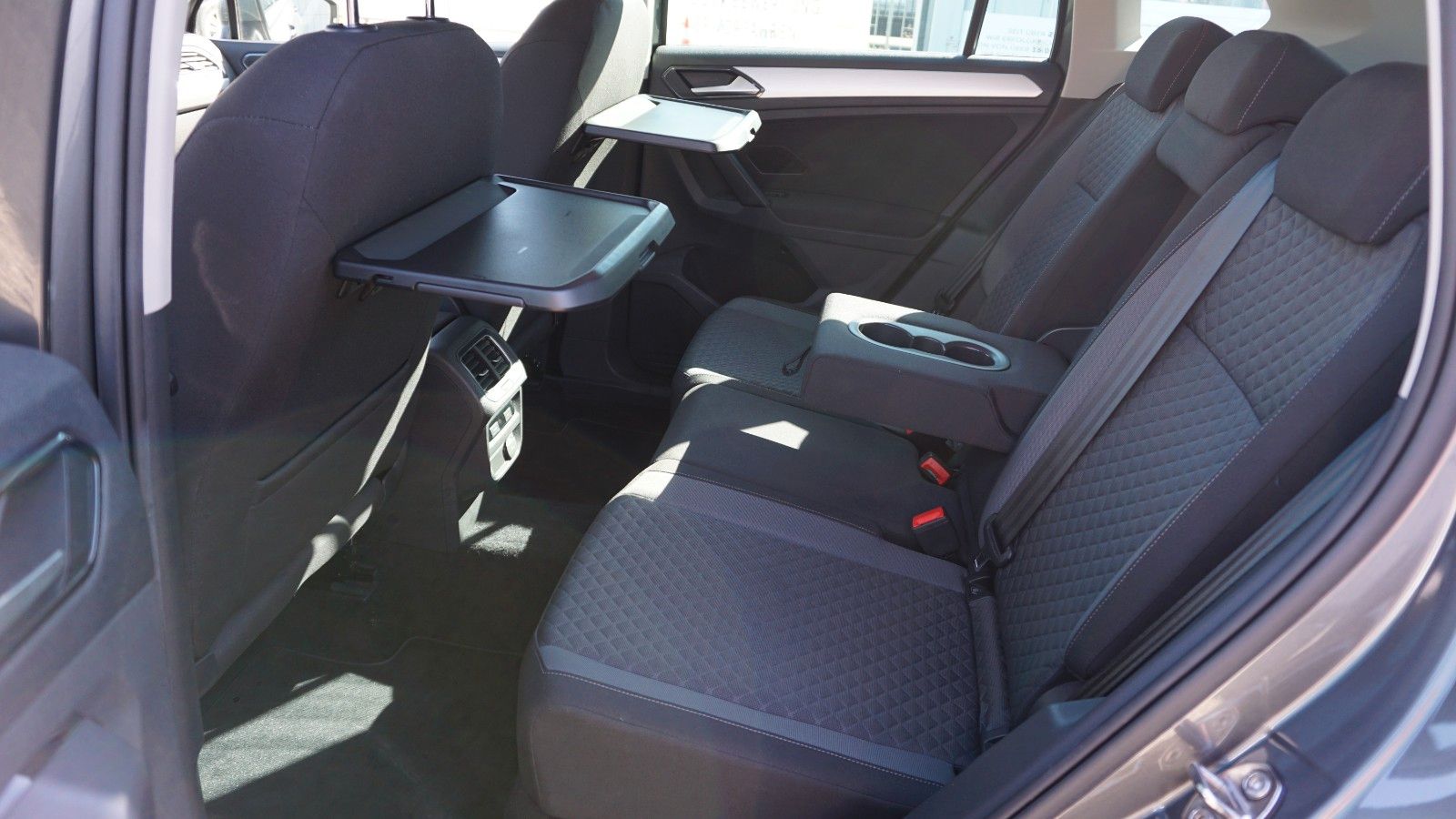 Fahrzeugabbildung Volkswagen Tiguan Comfortline BMT, LED,Navi,PDC, AHK el.