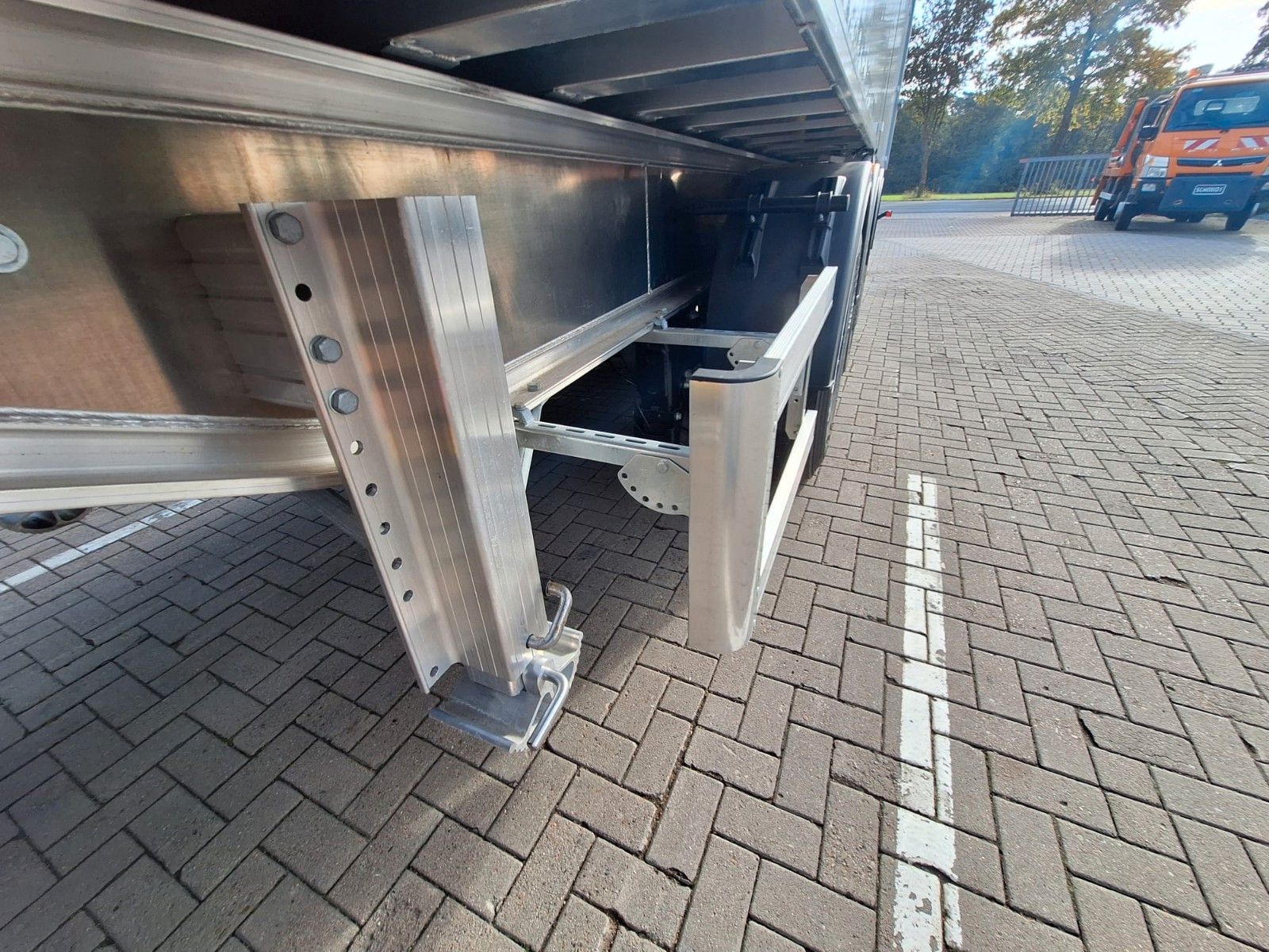 Fahrzeugabbildung Benalu AGRILINER 88  50m³ - kurzfristig verfügbar!