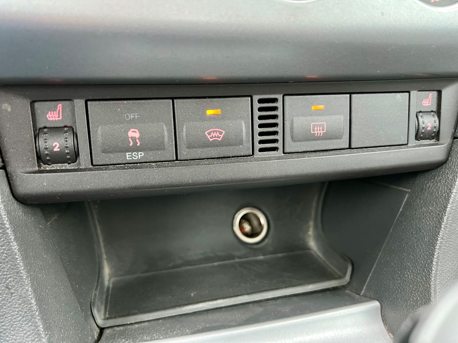 FORD Focus KLIMA SHZ NSW RADIO TEMPOMAT