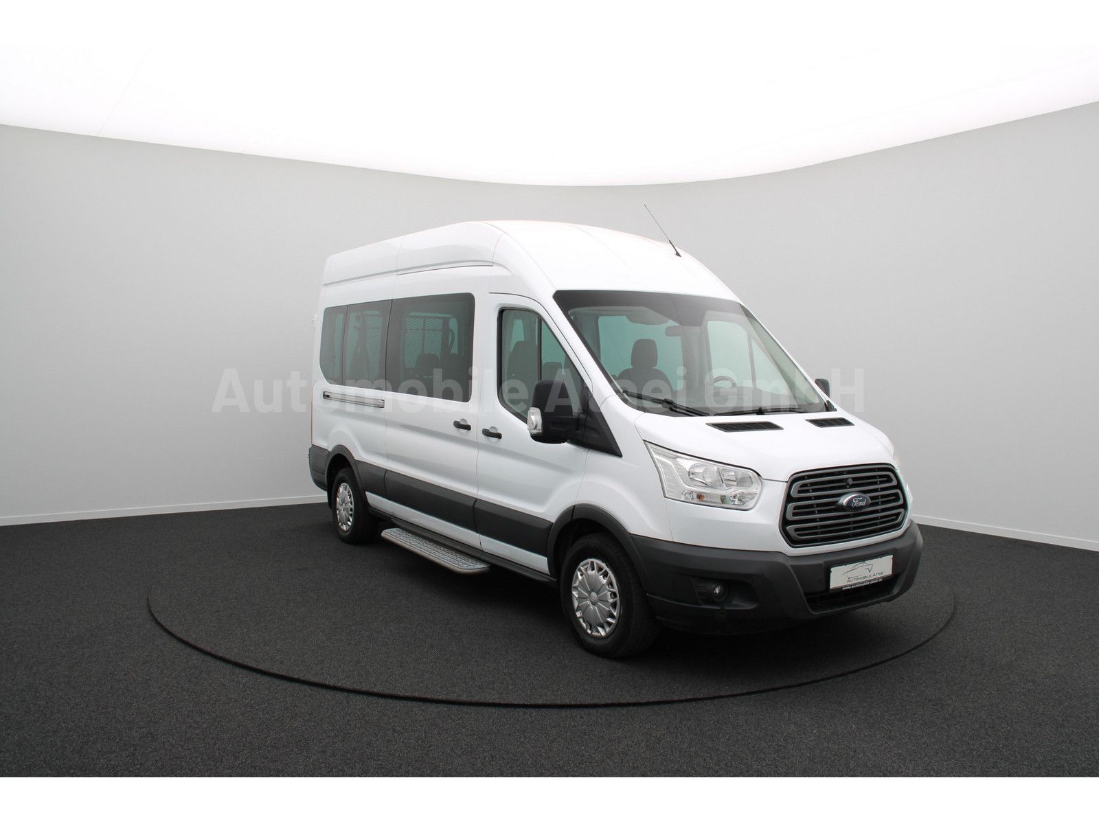 Fahrzeugabbildung Ford Transit 350 *Rollstuhl-Lift* +9-SITZE (4759)