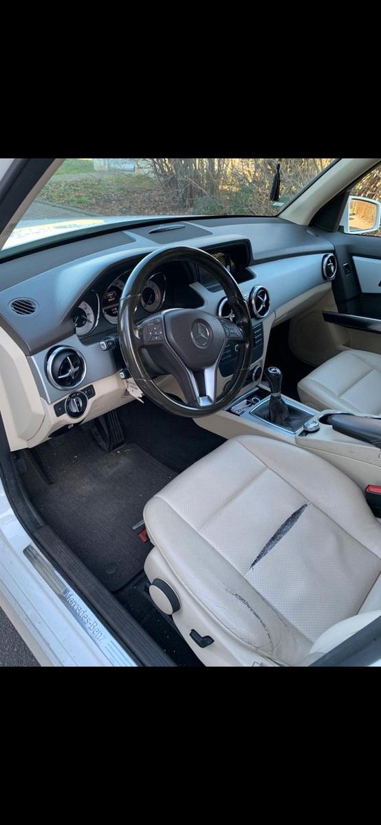Mercedes-Benz GLK200 2013 — engine 136 HP (100kW)