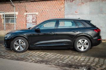 2025 AUDI Q8 E-TRON — фото 3