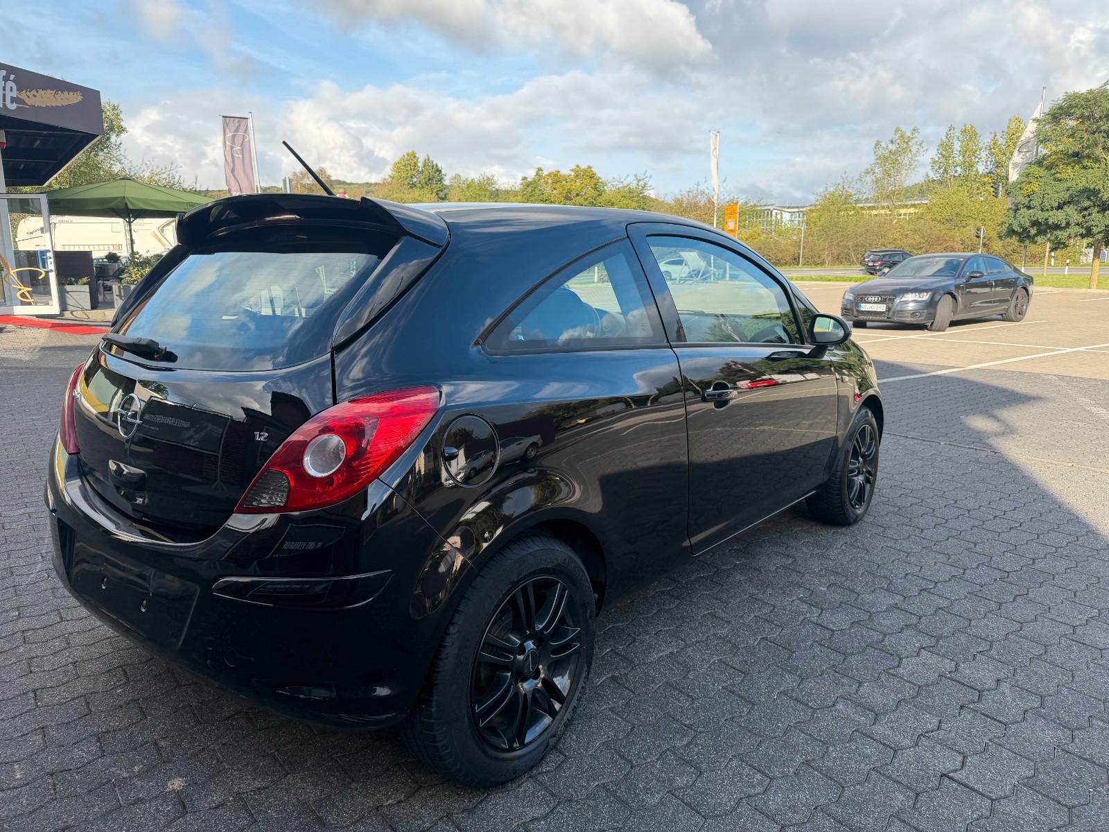 Opel Corsa D Edition