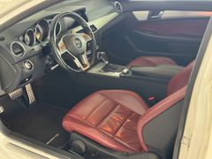 MERCEDES-BENZ C 350 CGI BlueEfficiency /AMG/Panorama/HarmanKar