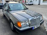 Mercedes-Benz W 124 200 E Oldtimer  - gebrauchte Mercedes-Benz 200 aus dem Jahr 1991