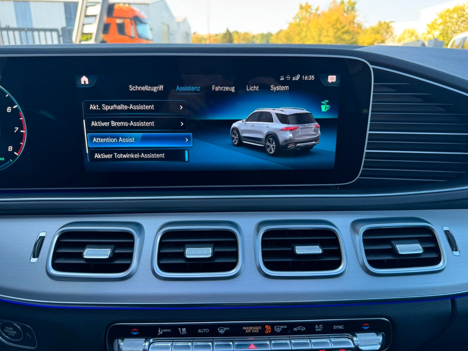 Fahrzeugabbildung Mercedes-Benz GLE 450 4M AMG+Distr+Pano+Night