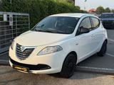 Lancia Ypsilon 1.2 69 CV 5 porte Elefantino + GA - graue Lancia Ypsilon