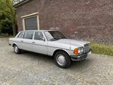 Mercedes-Benz W123 250 Lang Pullman Erstklassiger Zustand  - Mercedes-Benz 250: W123