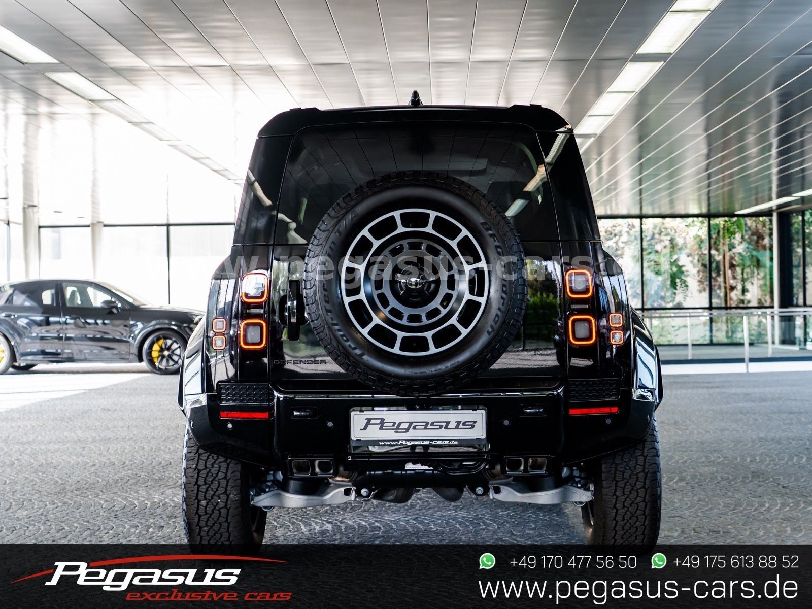 LAND ROVER Defender - 8