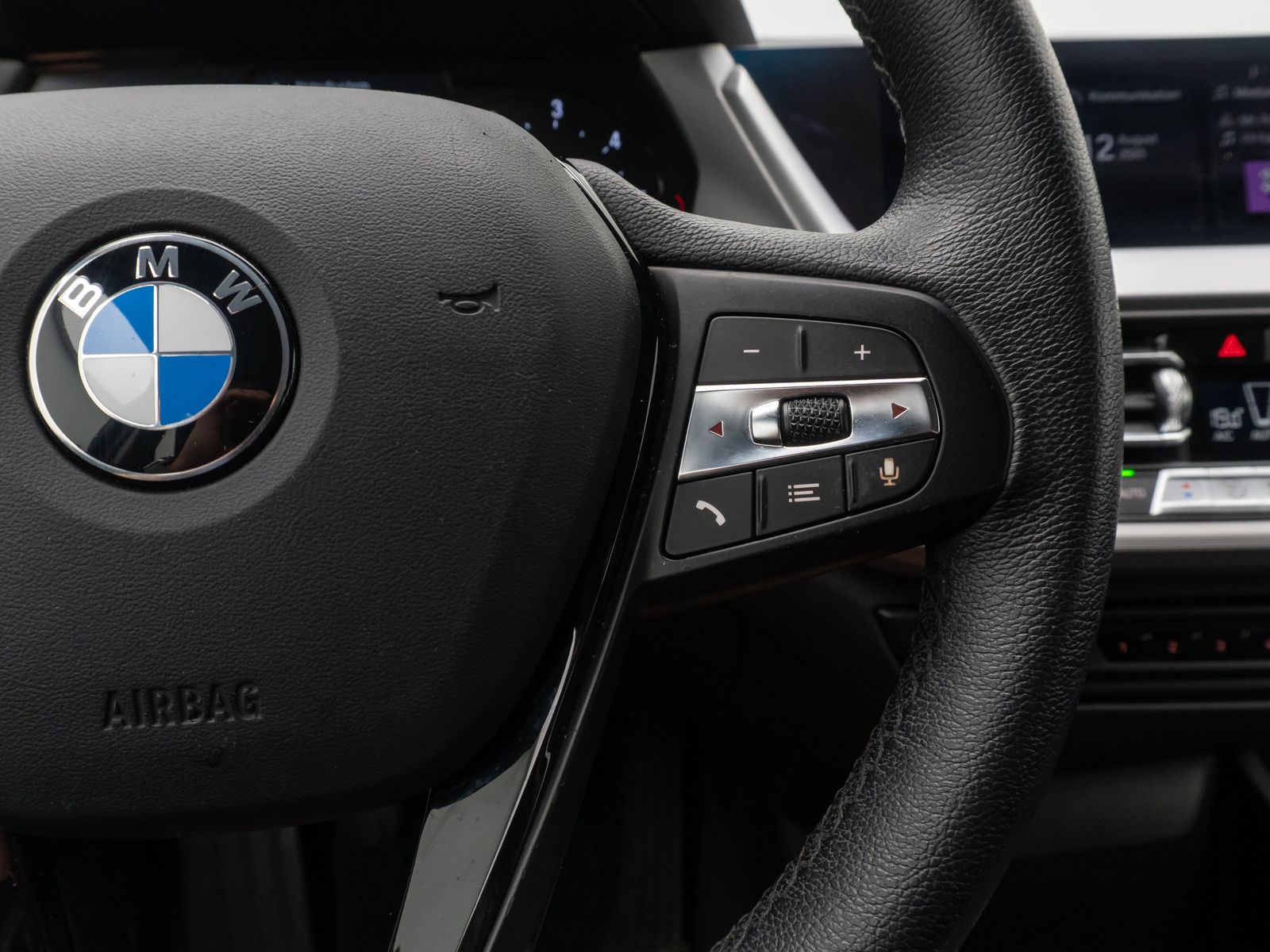 Fahrzeugabbildung BMW 116d Kamera DAB Sitzhzg LED Geschwindigkeitsreg