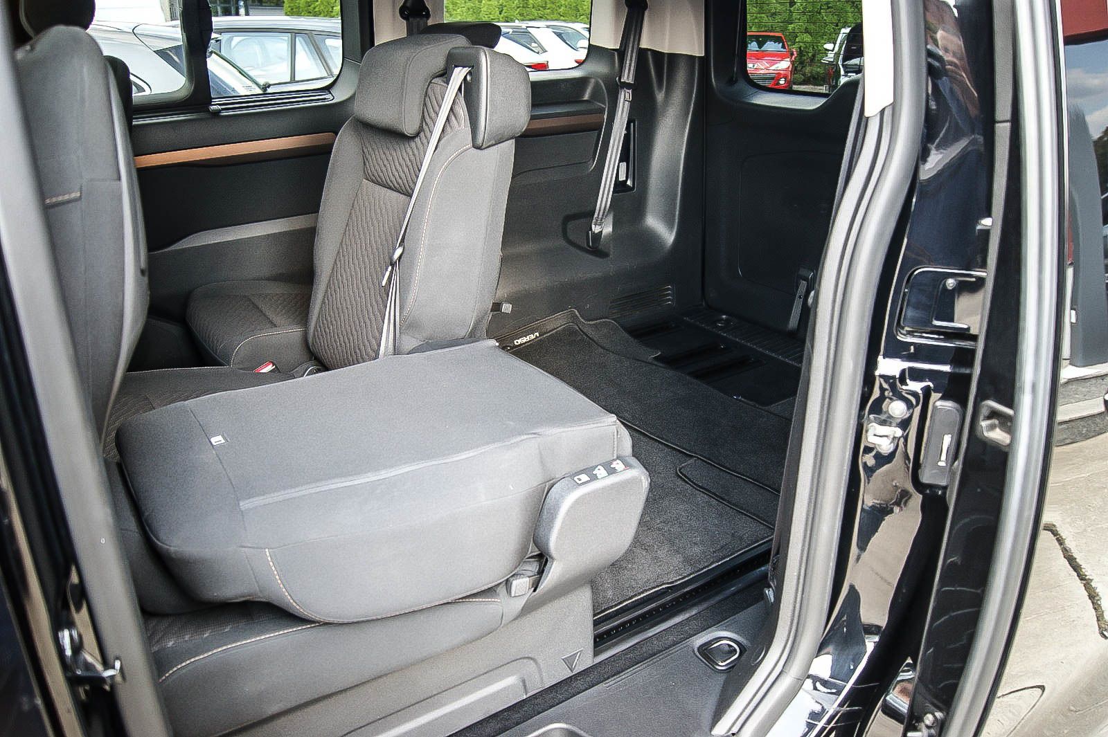 Fahrzeugabbildung Toyota Proace Verso 2.0 Compact Family Comforz HEADUP