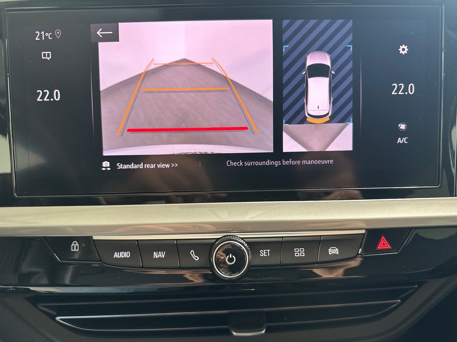 Fahrzeugabbildung Opel Grandland X 1.5 D Automatik Elegance NAV+MATRIX