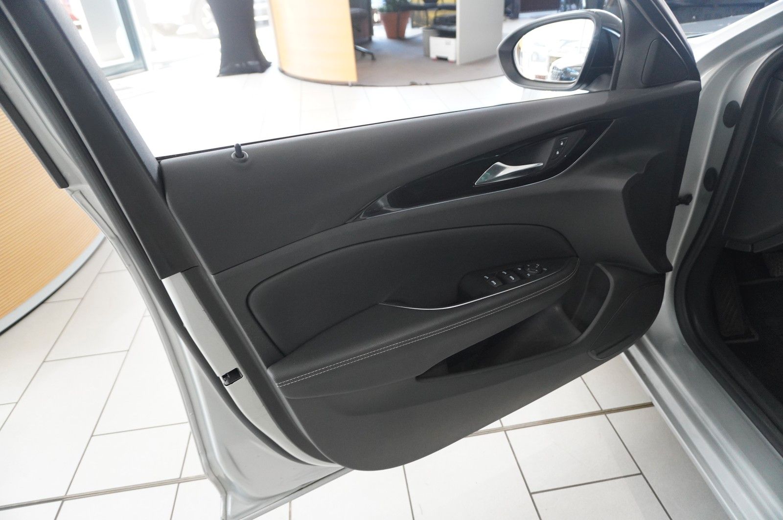 Fahrzeugabbildung Opel Insignia B ST 1.5D ELEGANCE NAVI/LED/KAMERA/DAB+