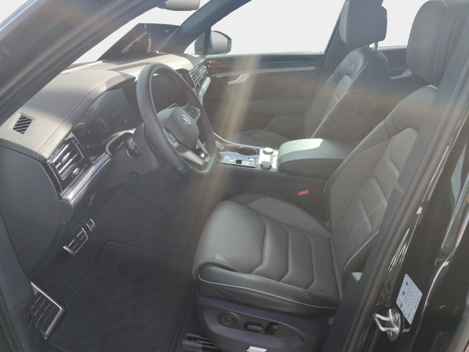 Volkswagen Touareg 3.0 V6 TDI 4Motion R-Line Final Edition foto 2