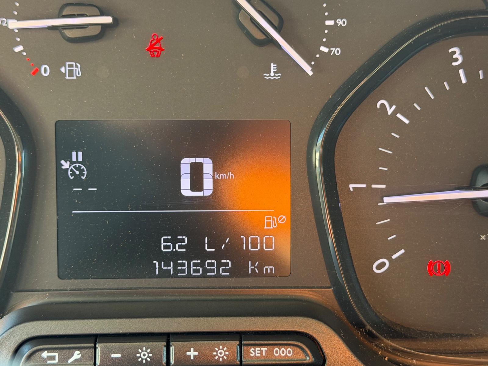 Peugeot Expert Kasten Premium L2*AHK*Transporter