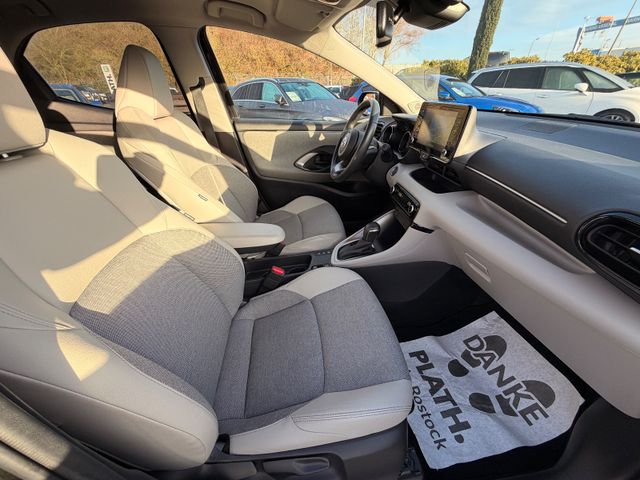 Toyota Yaris Hybrid Style Selection