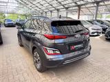 Hyundai Kona Trend   64 kWh|ACC|Navi|Kamera - scheckheftgepflegte Hyundai KONA Elektro